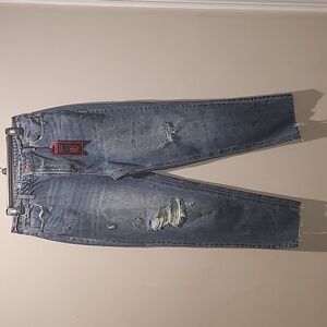 NWT Ladies/Junior's Distressed Jeans